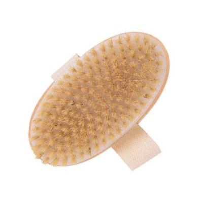 amarama's wooden exfoliating brush with natural bristles 2